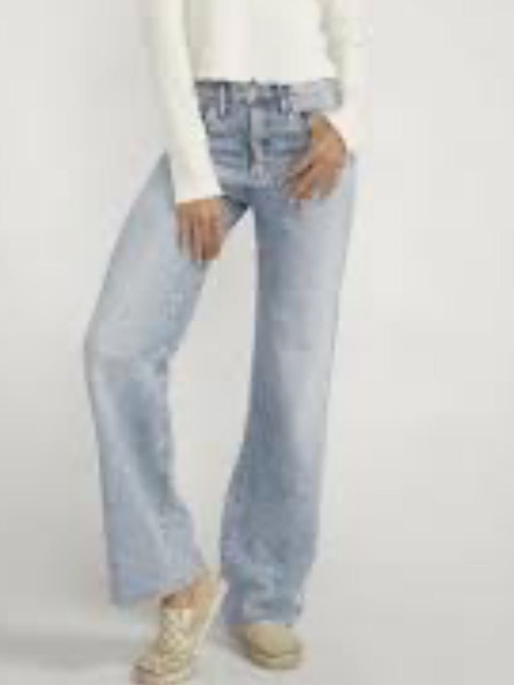 Silver Jeans Co W28/L33 Light Wash Women's Straight leg high waist Jeans